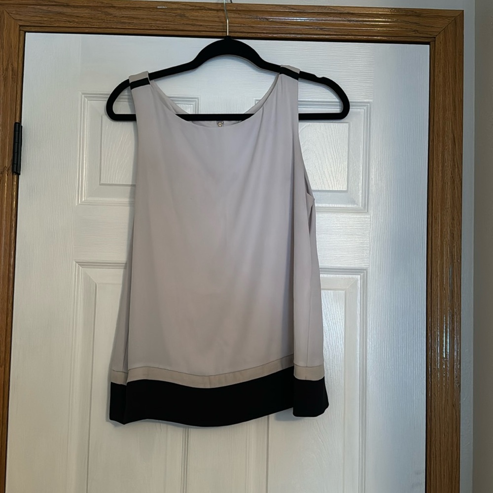 White House Black Market White and Black Color Block Tank Size Medium